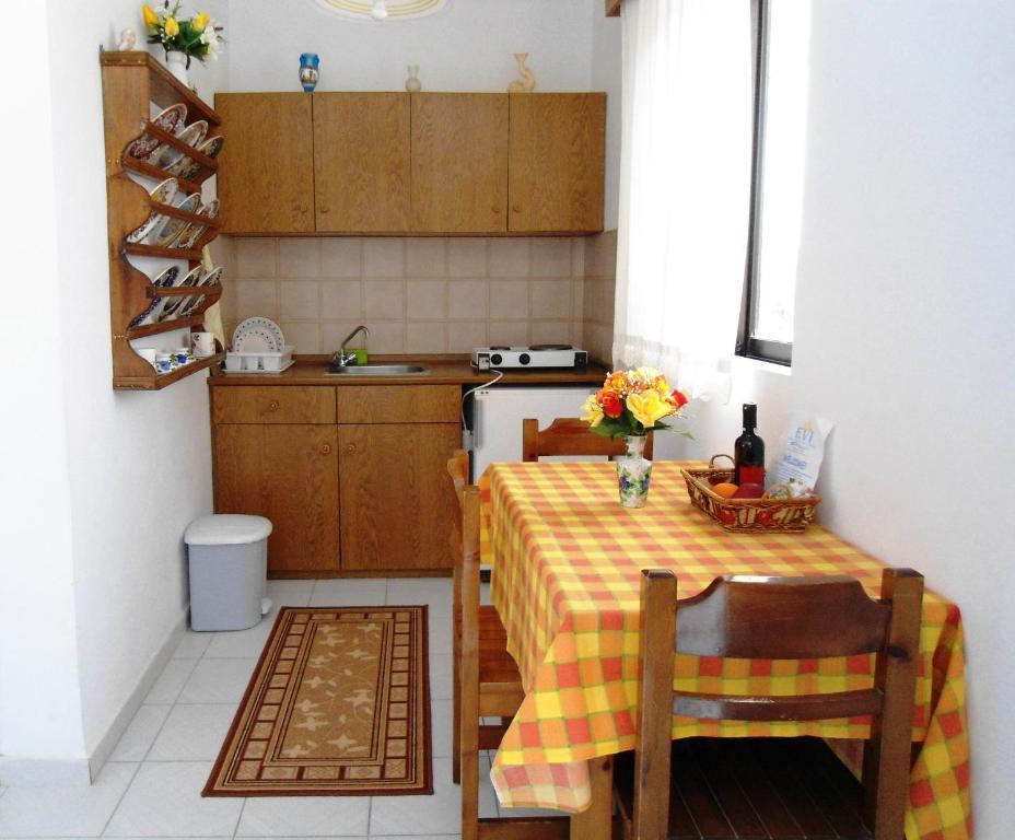 Evi Apartments And Studios เธโอโลกอส ห้อง รูปภาพ
