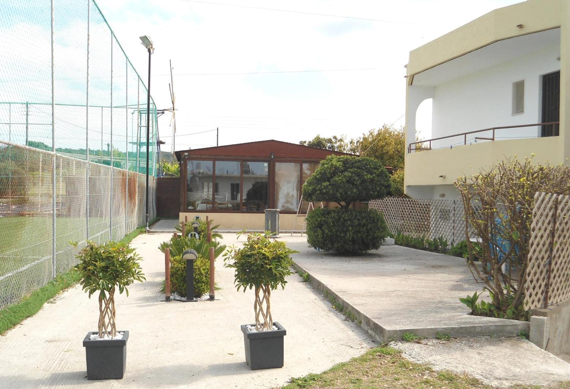 Evi Apartments And Studios เธโอโลกอส ภายนอก รูปภาพ