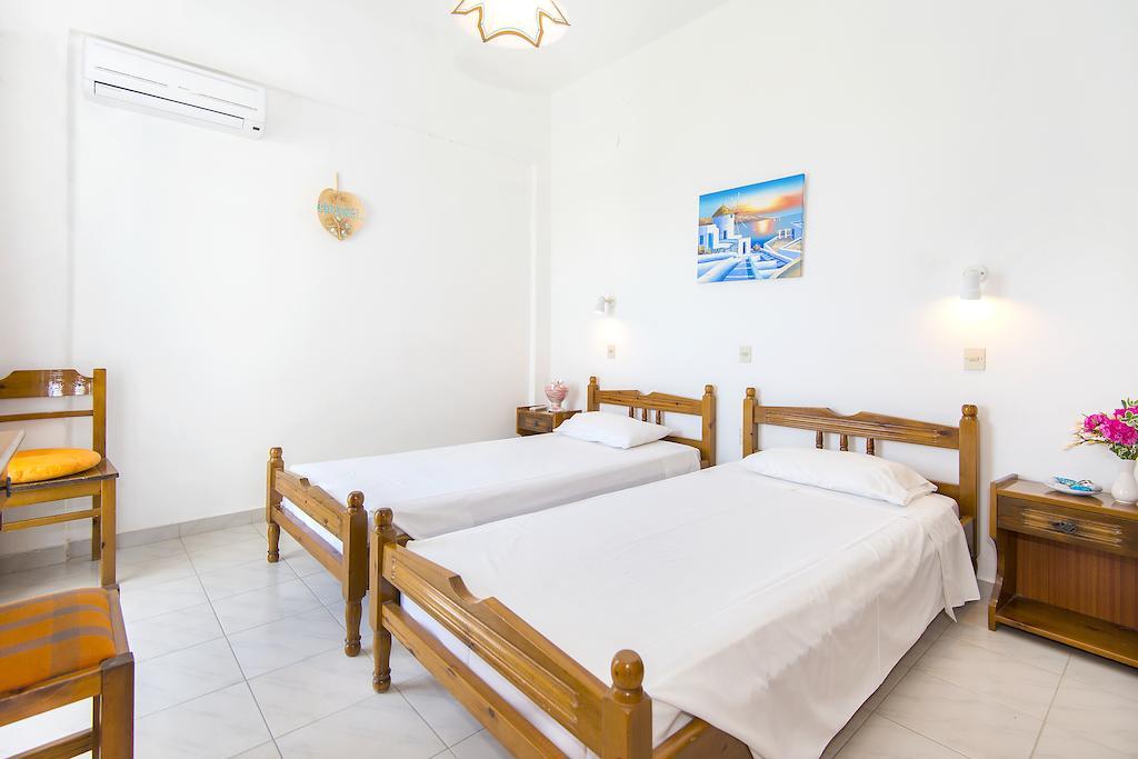 Evi Apartments And Studios เธโอโลกอส ห้อง รูปภาพ