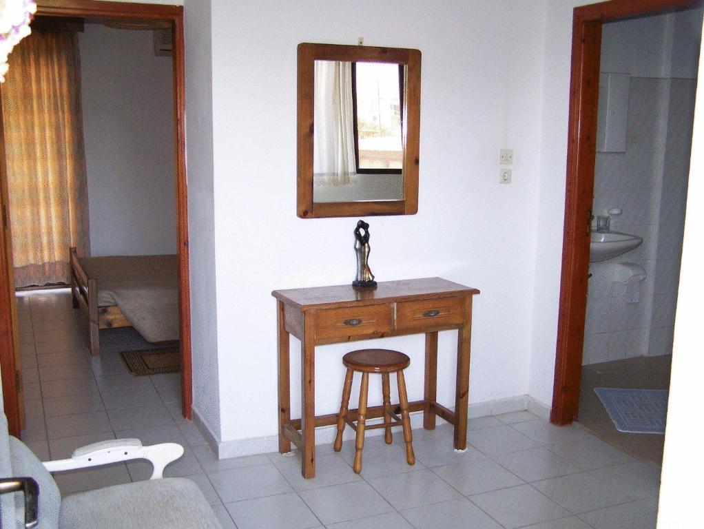 Evi Apartments And Studios เธโอโลกอส ห้อง รูปภาพ